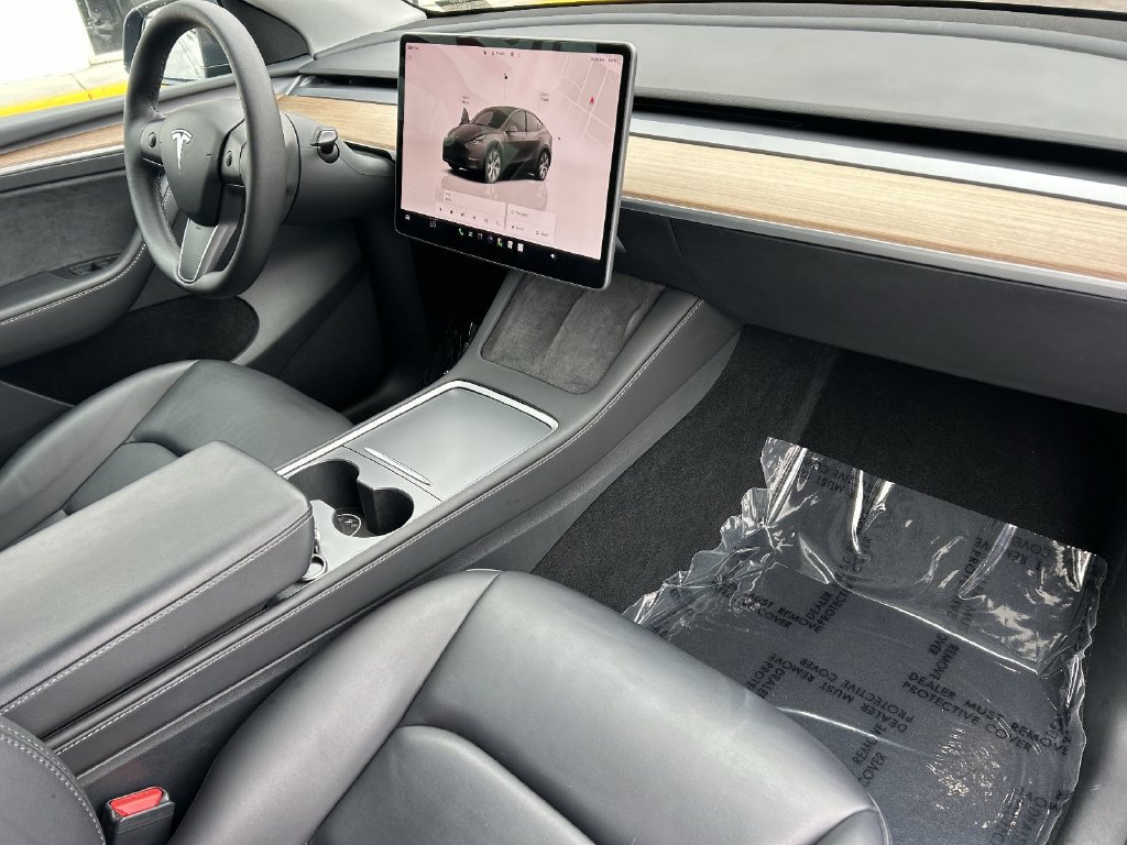 Used 2023 Tesla Model Y 2WD image 8