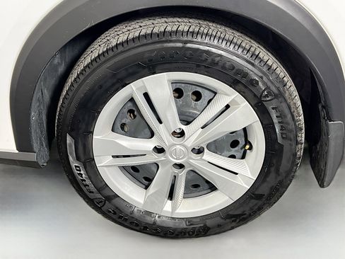 Used 2024 Nissan Kicks S image 25