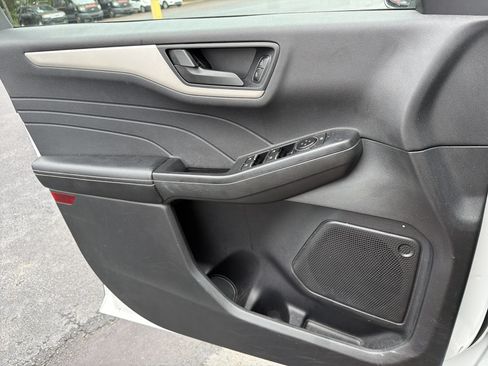Used 2022 Ford Escape SE w/ Convenience Package FWD image 7