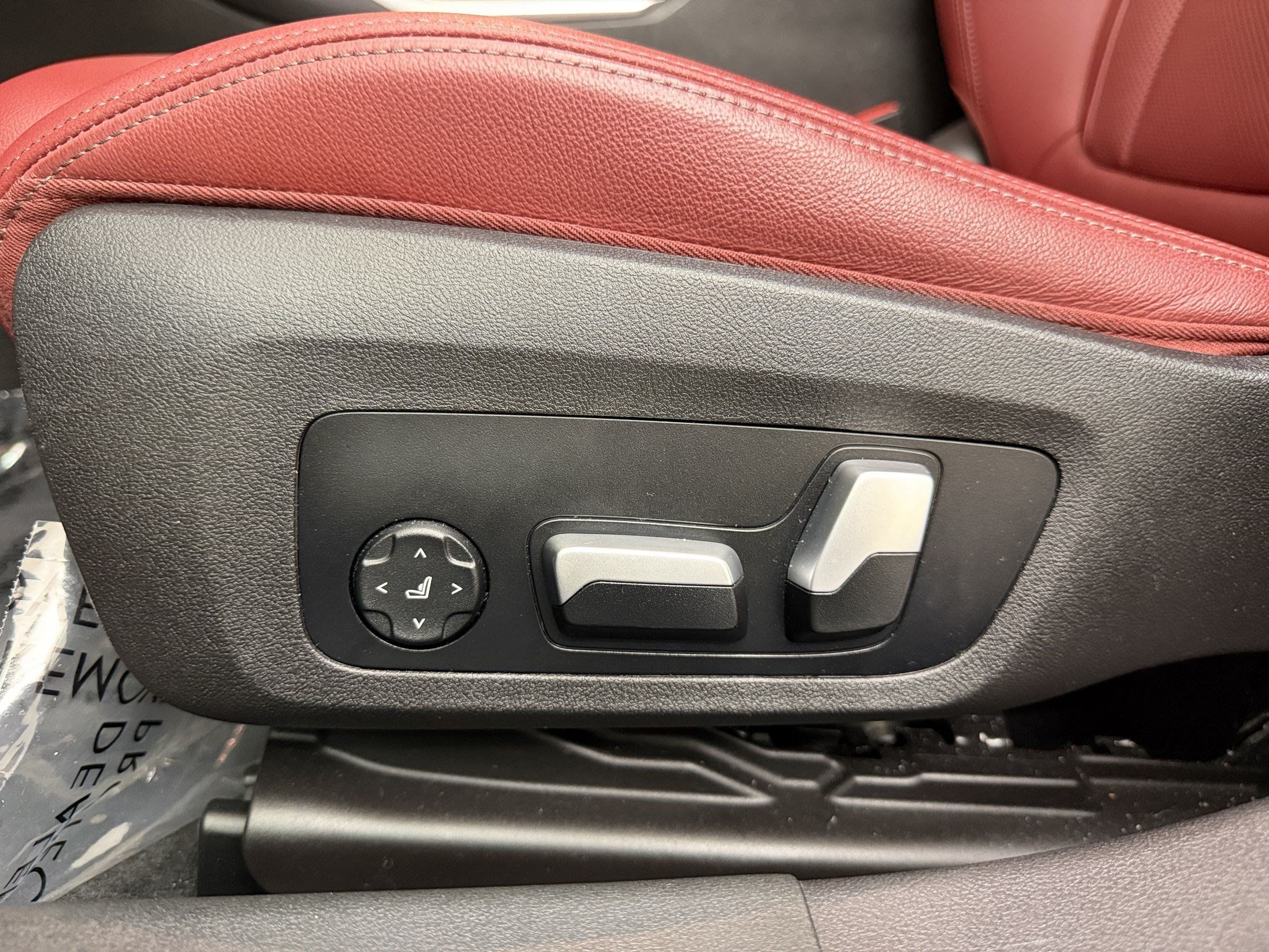 Certified 2022 BMW 330i Sedan w/ M Sport Package RWD image 15