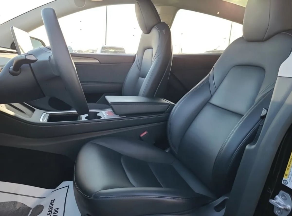 Used 2023 Tesla Model Y Long Range AWD/4WD image 2