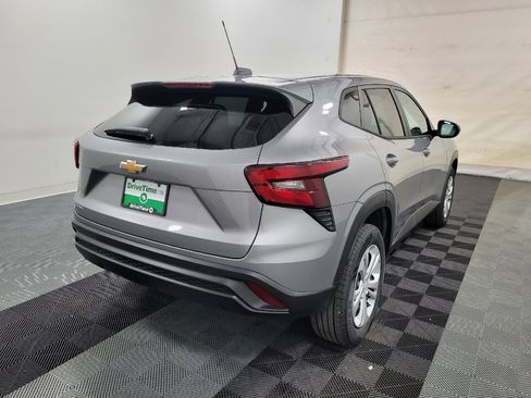 Used 2024 Chevrolet Trax LS w/ Driver Confidence Package FWD image 9