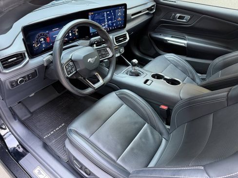 Used 2025 Ford Mustang GT Premium RWD image 14