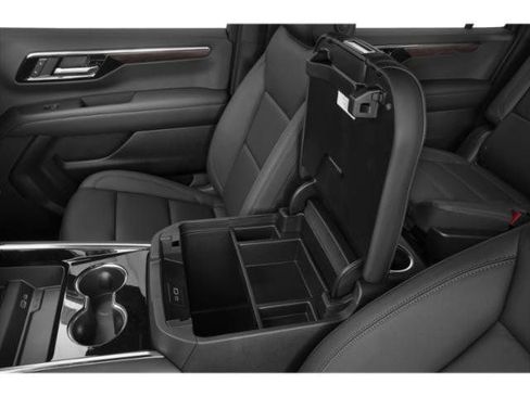 Used 2025 Chevrolet Suburban Z71 image 16