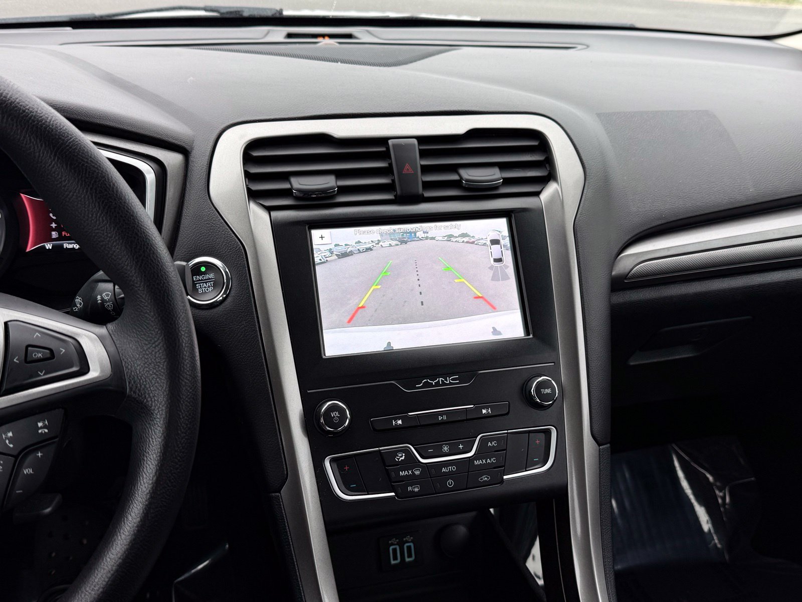 Used 2019 Ford Fusion SE FWD image 28