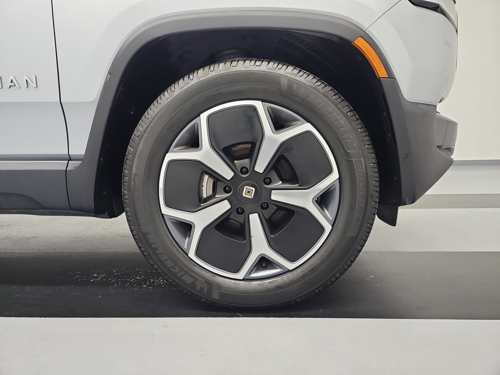 Used 2024 Rivian R1T Adventure Dual AWD/4WD image 11