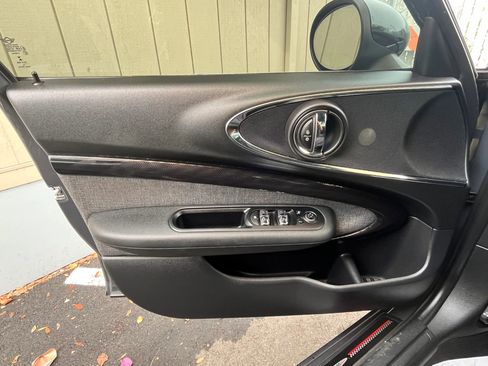 Used 2016 MINI Cooper Clubman S image 19