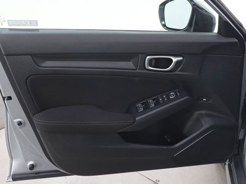 Used 2023 Honda Civic Sport image 18