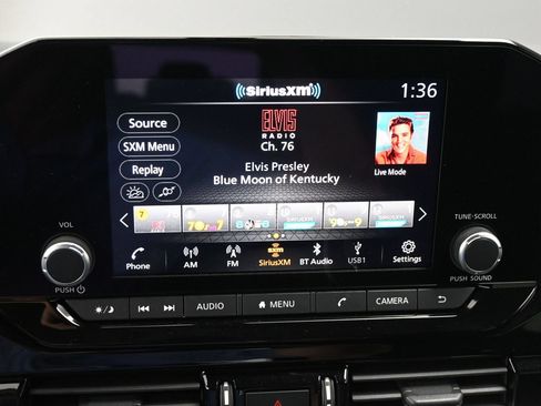 Certified 2025 Nissan Pathfinder SV FWD image 17