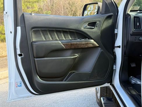 Used 2022 GMC Canyon Denali image 24