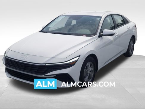 Certified 2026 Hyundai Elantra SE FWD image 1