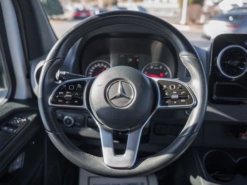 Used 2024 Mercedes-Benz Sprinter 2500 image 28