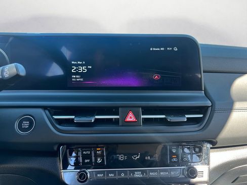 Used 2025 Kia Seltos EX image 17