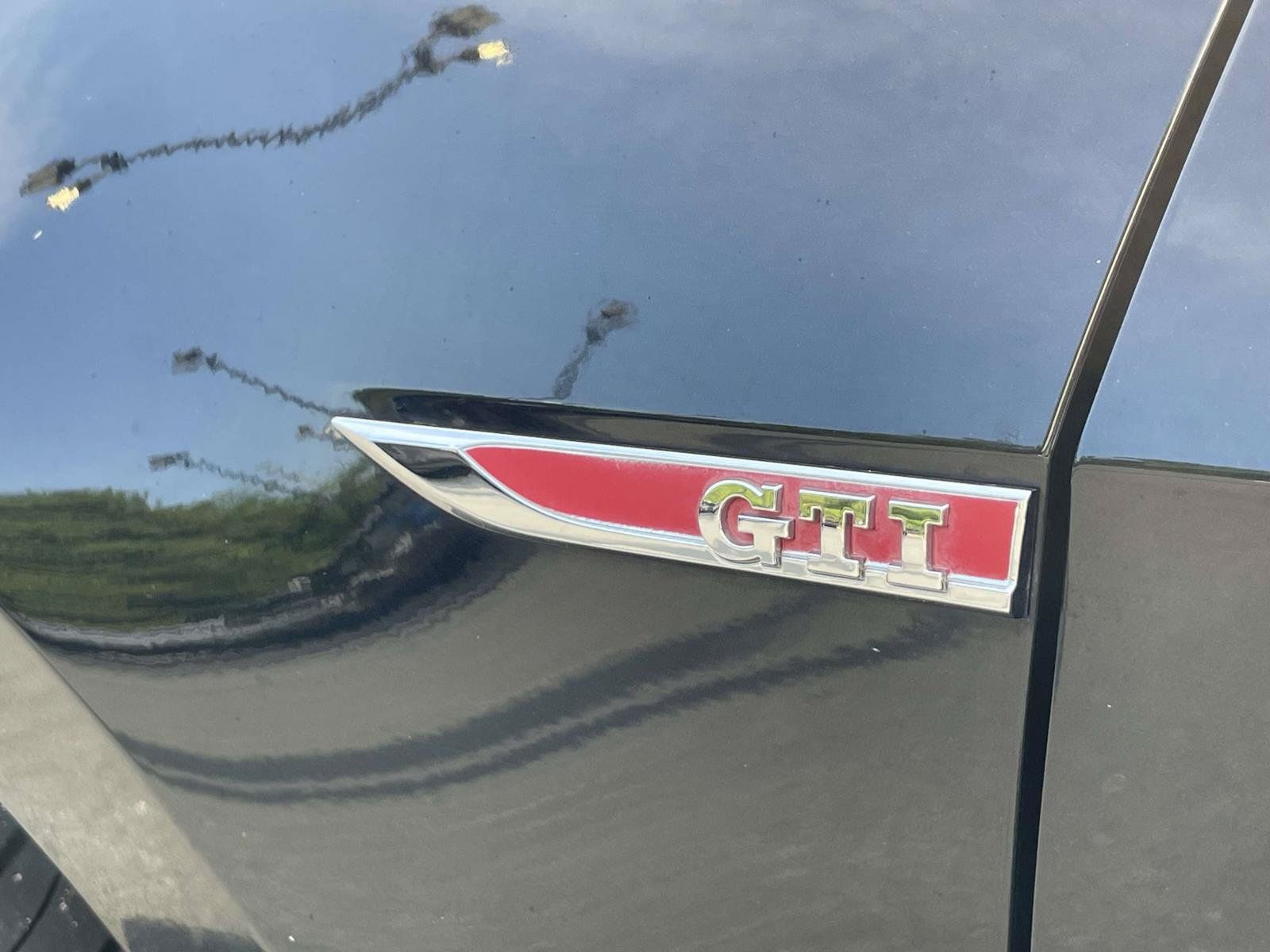Used 2018 Volkswagen GTI S FWD image 9
