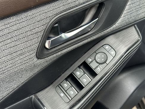 Used 2023 Nissan Rogue SV image 15