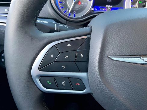 Used 2023 Chrysler 300 Touring w/ Sport Appearance Package image 24