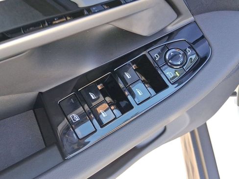 Used 2026 BMW 530i w/ Premium Package RWD image 27