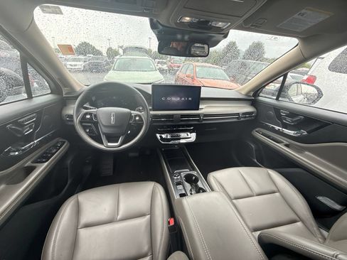 Used 2025 Lincoln Corsair FWD image 5