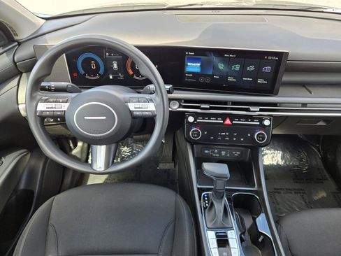 Used 2025 Hyundai Tucson SEL FWD image 6