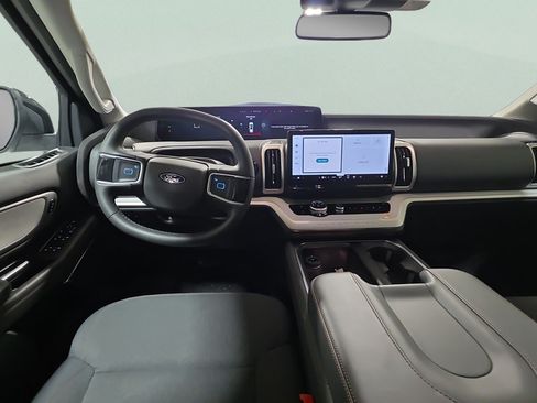 Certified 2025 Ford Expedition Active AWD/4WD image 20