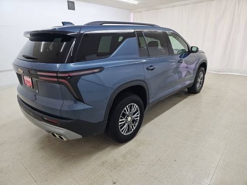 Used 2025 Chevrolet Traverse LT AWD/4WD image 16