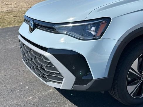 New 2026 Volkswagen Taos SE AWD/4WD image 10