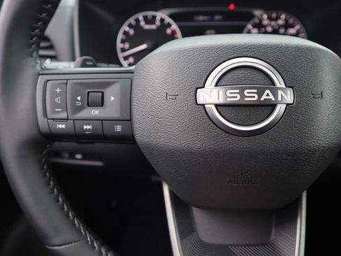 Certified 2025 Nissan Rogue SV AWD/4WD image 19