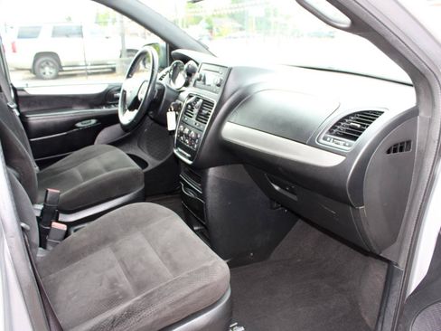 Used 2015 Dodge Grand Caravan SE w/ Quick Order Package 29E SE FWD image 16