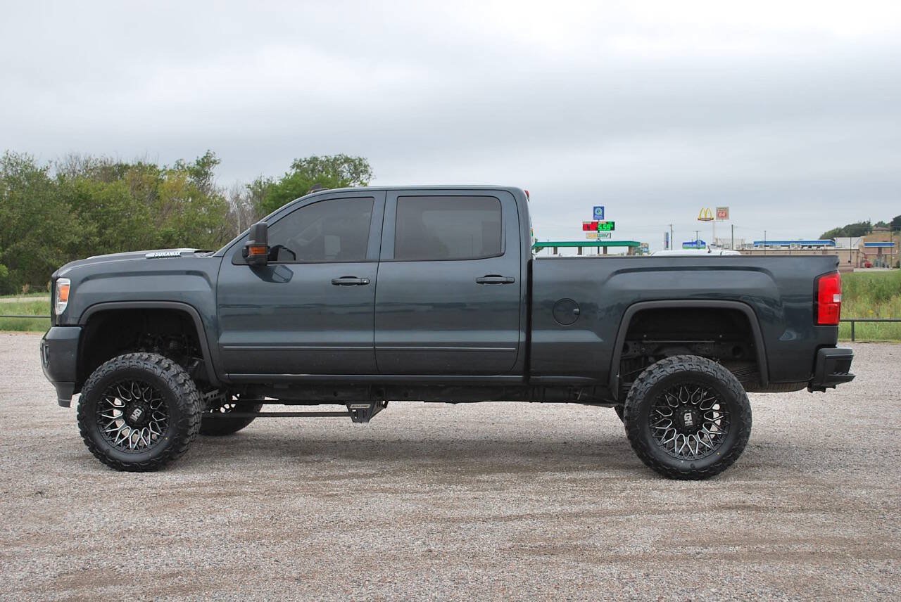 Used 2018 GMC Sierra 2500 SLT w/ Duramax Plus Package AWD/4WD image 2