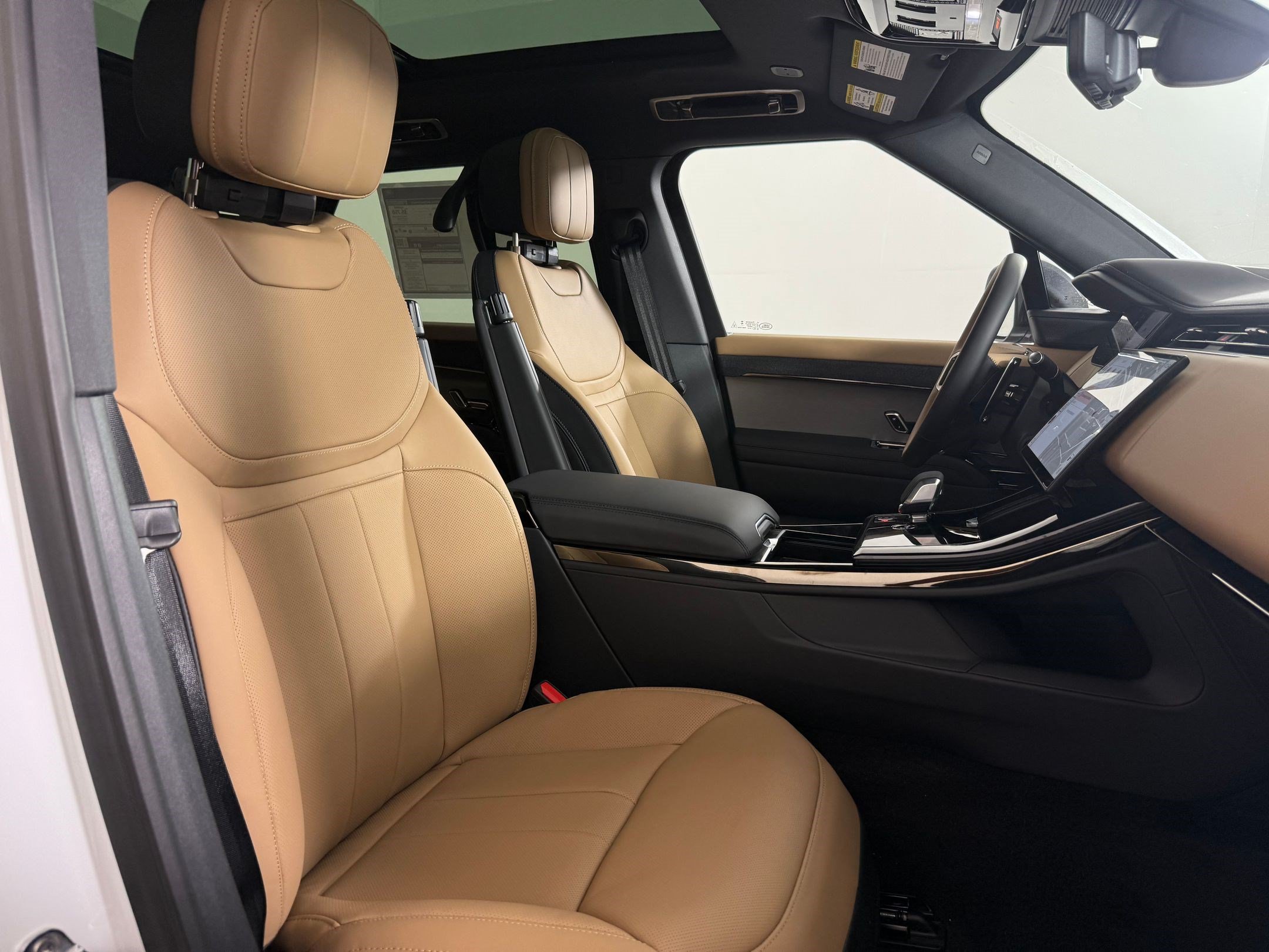 New 2026 Land Rover Range Rover Sport Dynamic SE AWD/4WD image 22