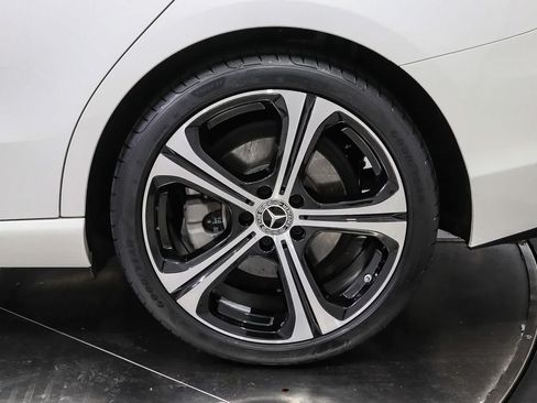 Used 2025 Mercedes-Benz C 300 Sedan image 10