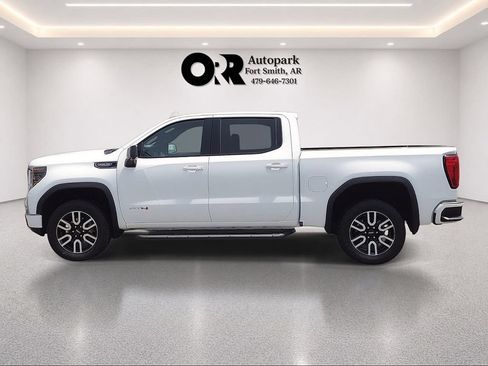 Used 2024 GMC Sierra 1500 AT4 w/ Technology Package AWD/4WD image 3