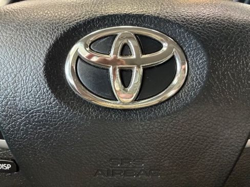 Used 2013 Toyota Camry LE FWD image 19