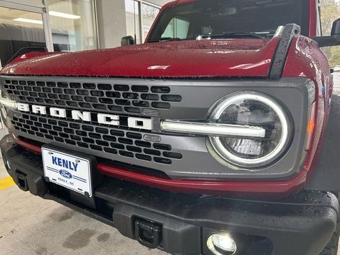 Certified 2025 Ford Bronco Badlands image 1