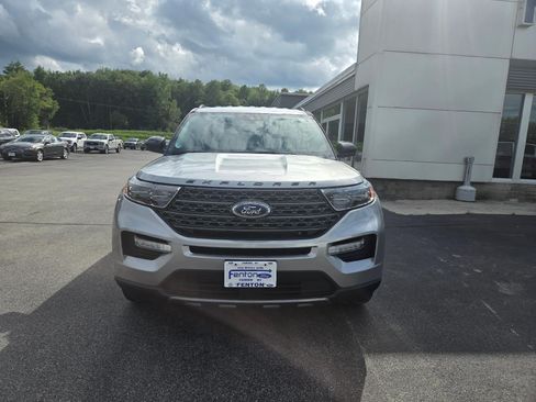 Used 2023 Ford Explorer XLT w/ Equipment Group 202A AWD/4WD image 2