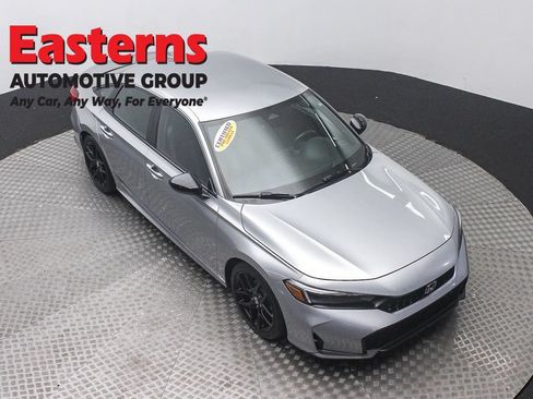 Used 2025 Honda Civic Sport image 3
