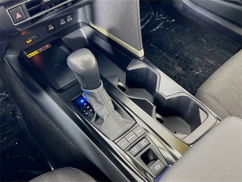 Used 2025 Toyota Camry LE image 21