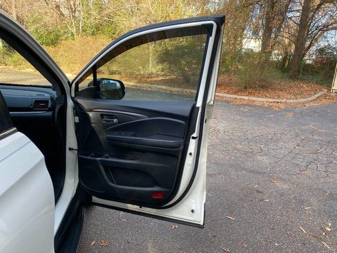 Used 2017 Honda Ridgeline RTL image 21