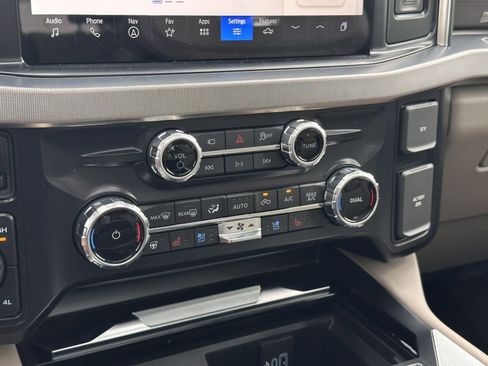 New 2025 Ford F250 Platinum w/ Platinum Plus Package image 35