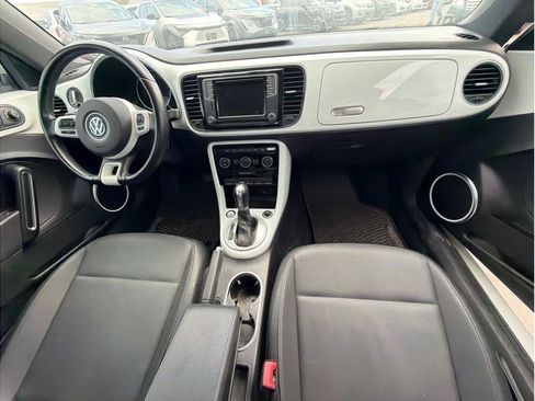 Used 2019 Volkswagen Beetle 2.0T SE FWD image 4