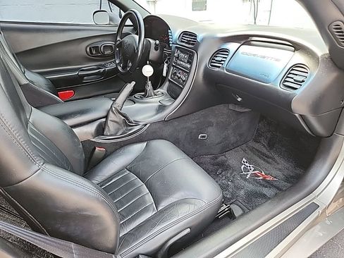 Used 1999 Chevrolet Corvette Coupe w/ Lighting Pkg RWD image 25