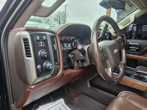 Used 2016 Chevrolet Silverado 2500 High Country w/ Duramax Plus Package image 9