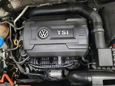 Used 2015 Volkswagen Beetle 1.8T Classic FWD image 30