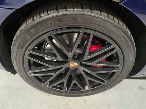 Used 2022 Porsche Macan GTS w/ Sport Chrono Package image 9