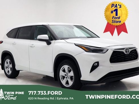 Used 2023 Toyota Highlander LE image 1
