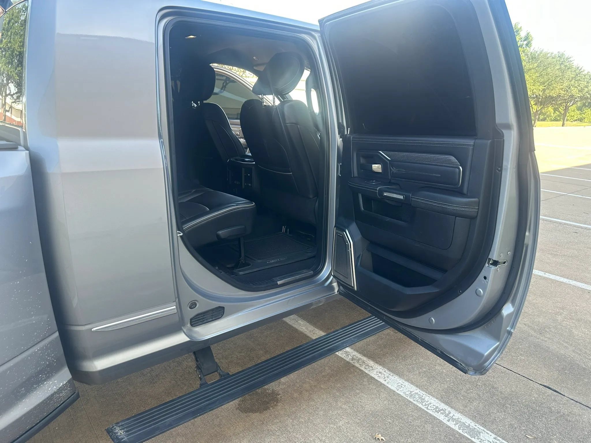 Used 2020 RAM 3500 Limited AWD/4WD image 25
