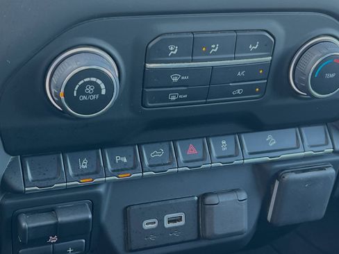 Used 2024 Chevrolet Silverado 2500 Custom w/ Custom Value Package image 19