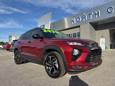 Used 2022 Chevrolet TrailBlazer RS image 2
