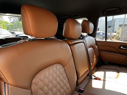 Used 2024 INFINITI QX80 Sensory image 42