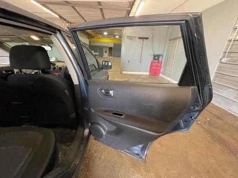 Used 2013 Nissan Rogue S image 29